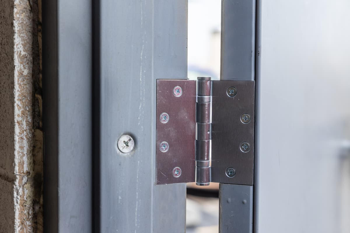 Brinks Commercial Hinges